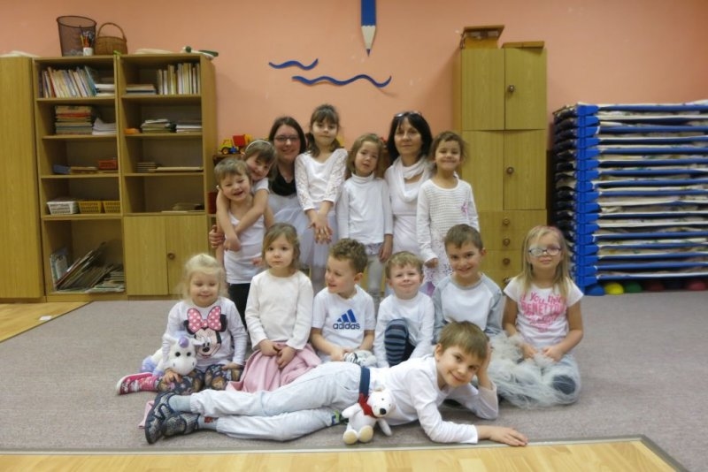 Paní zima kraluje, barvičkami maluje – Broučci a Berušky – bílé pondělí - Image 1
