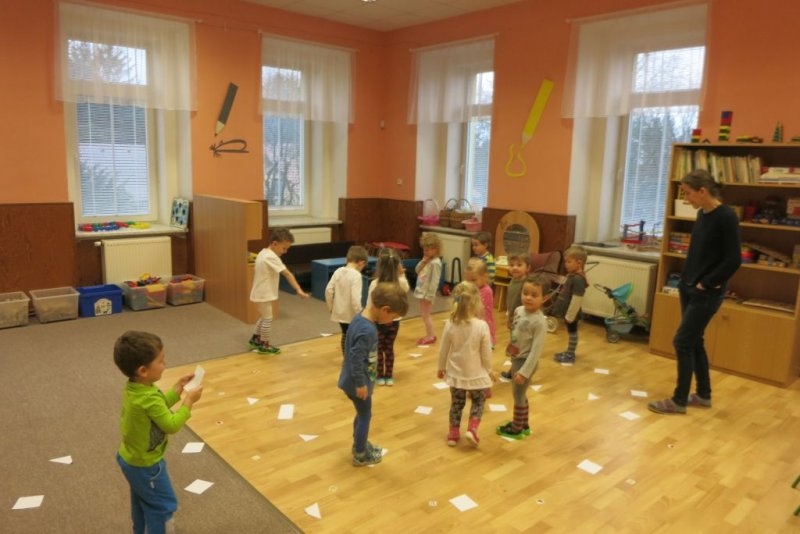 Paní zima kraluje, barvičkami maluje – Broučci a Berušky – bílé pondělí - Image 3