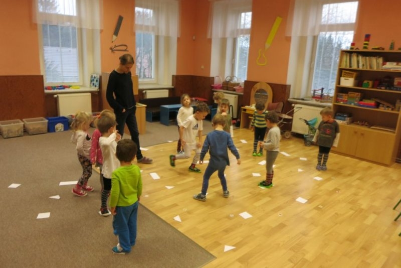 Paní zima kraluje, barvičkami maluje – Broučci a Berušky – bílé pondělí - Image 5