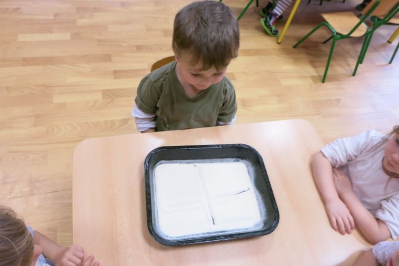Paní zima kraluje, barvičkami maluje – Broučci a Berušky – bílé pondělí - Image 8