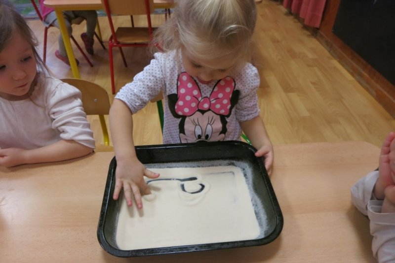 Paní zima kraluje, barvičkami maluje – Broučci a Berušky – bílé pondělí - Image 10